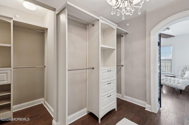 Building Photo - 13 Halfmoon Ct