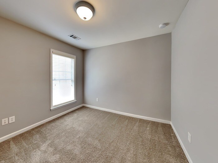 Building Photo - 755 Earlham Dr