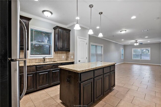 Building Photo - 4336 Nagle St