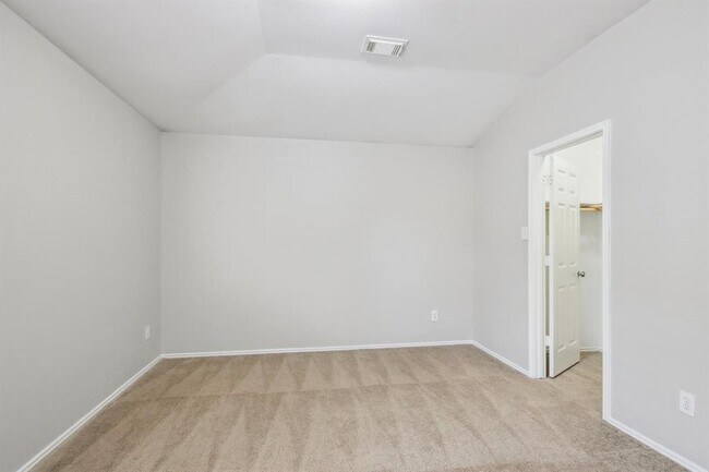Building Photo - 8210 Radial Ct