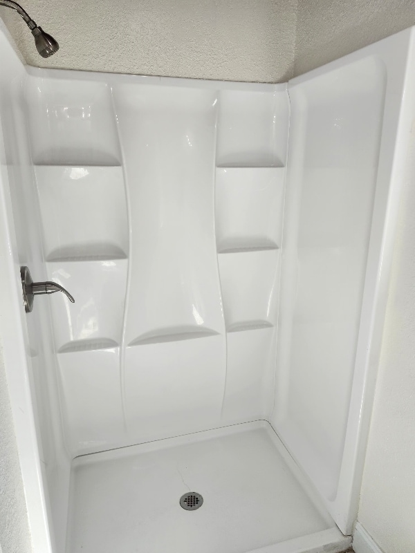 Building Photo - 1335 E Bay St