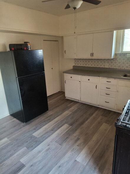 Building Photo - 16 1/2 W Weber Ave