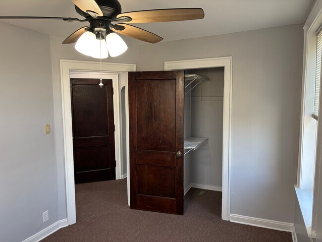 Building Photo - 10904 S Avenue D