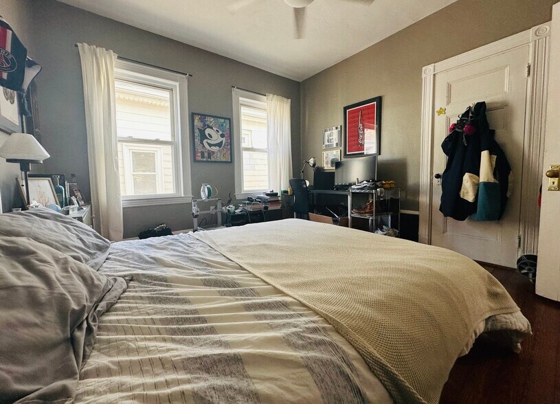 Building Photo - 20 Dalrymple St