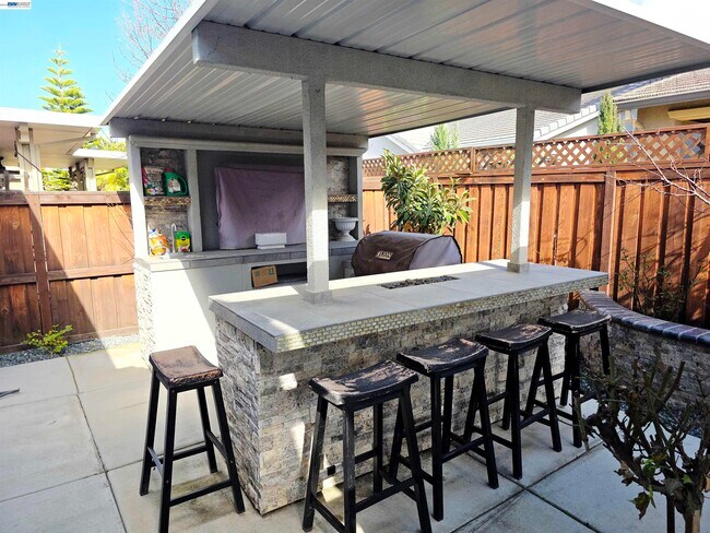 Building Photo - 2488 Remy Cantos Dr