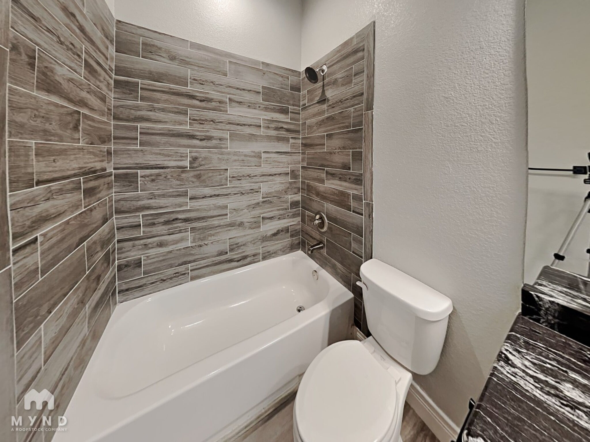 Building Photo - 375 E 9th St