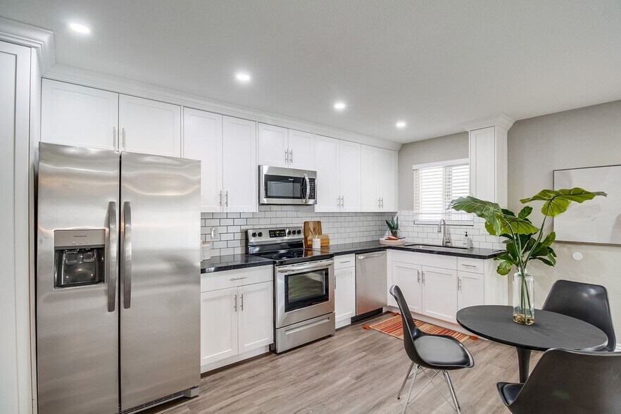 Interior Photo - The Royal of Rancho Penasquitos