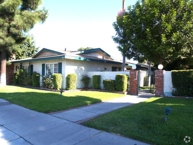 Building Photo - Knott Village Apartments
