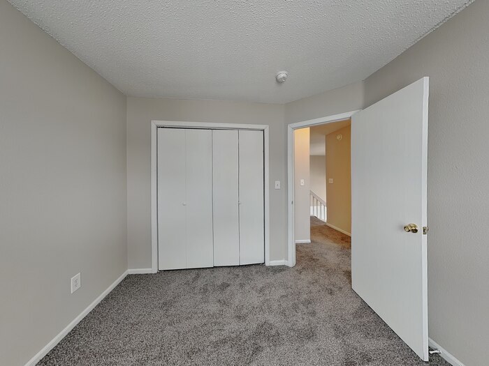 Building Photo - 4322 Village Bend Dr