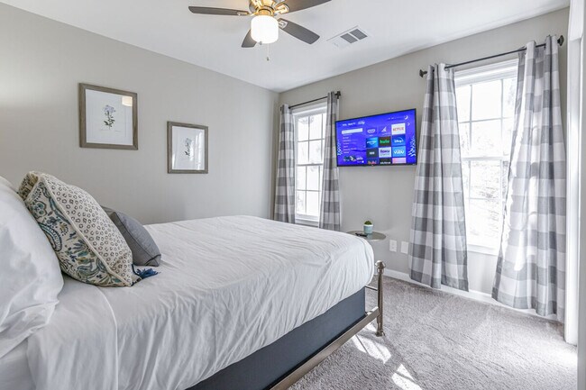 Building Photo - 535 Douthit Ferry Rd