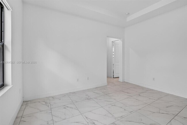 Building Photo - 4574 SW 173rd Ave