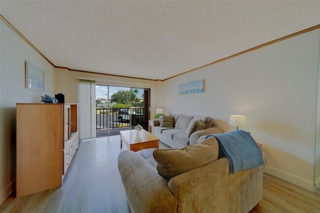 Building Photo - 51 Island Way