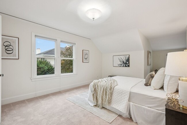Building Photo - Classic Portland Charm + Modern Comfort in...