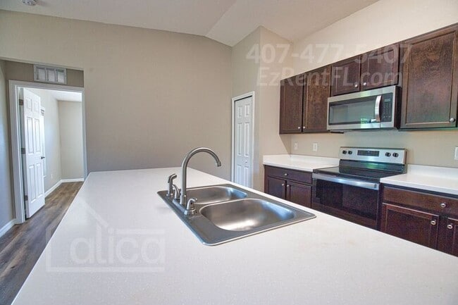 Building Photo - 2905 3rd St SW