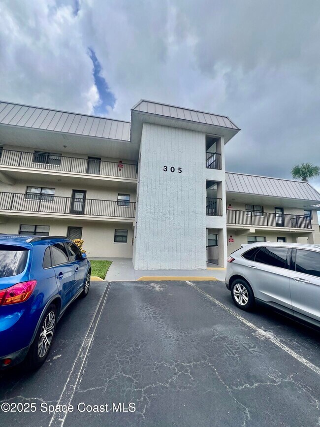 Building Photo - 305 Tangle Run Blvd