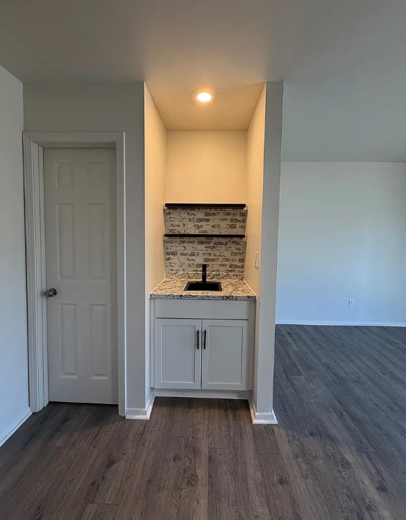 Building Photo - 5711 NW Hillside Dr