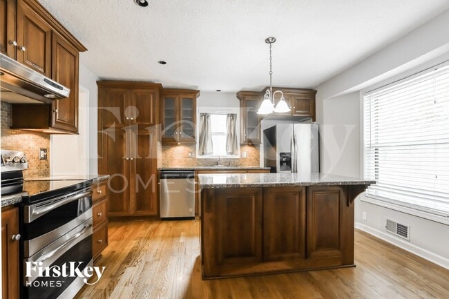 Building Photo - 1018 SE 4th St