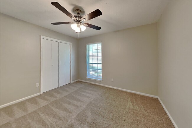 Building Photo - 1920 Crooked Creek Ln