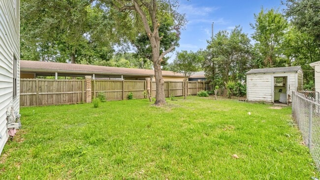 Building Photo - 1225 3rd Ave N