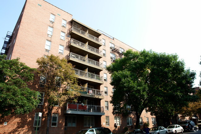 Building Photo - 142-01 41st Ave