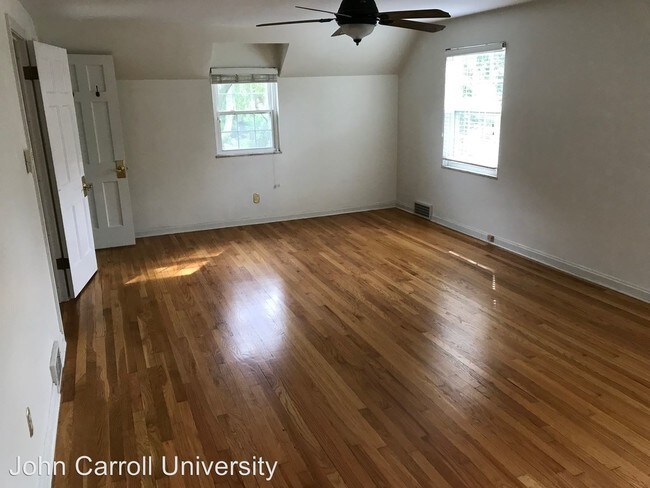 Building Photo - 3 br, 2.5 bath House - 2592 S. BELVOIR 2592