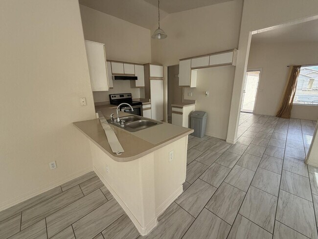 Building Photo - 8563 W Mission Ln