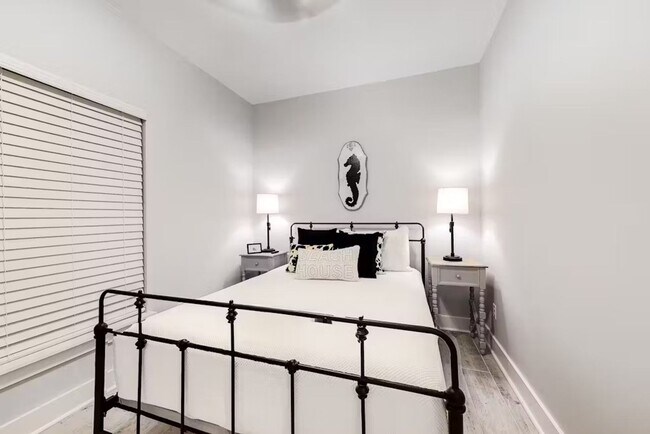 Building Photo - 3 bed 2 Bath Panama City Beach House