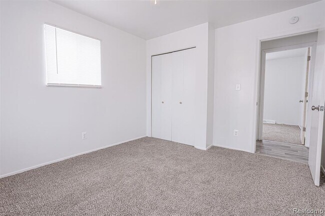 Building Photo - 6627 Orange Ln