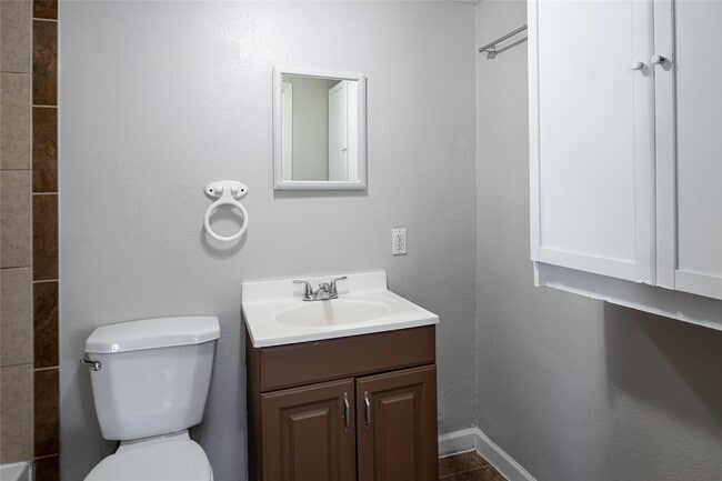 Building Photo - 2812 Cortlandt St