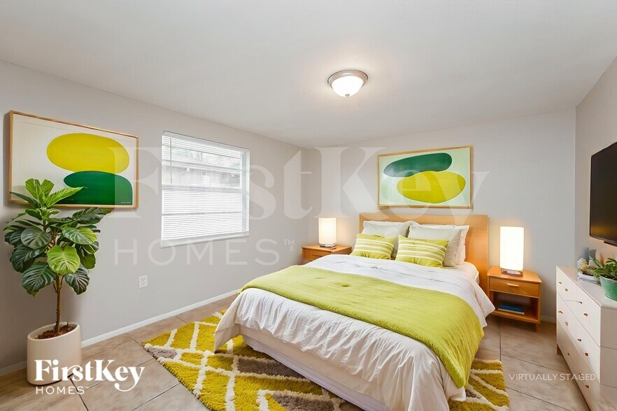 Building Photo - 466 Azalea Ave NW