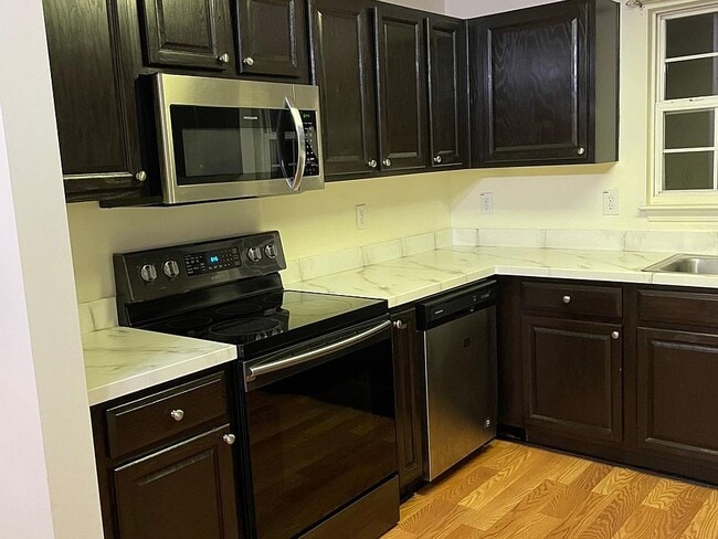 Primary Photo - 9007 Gatewick Ct