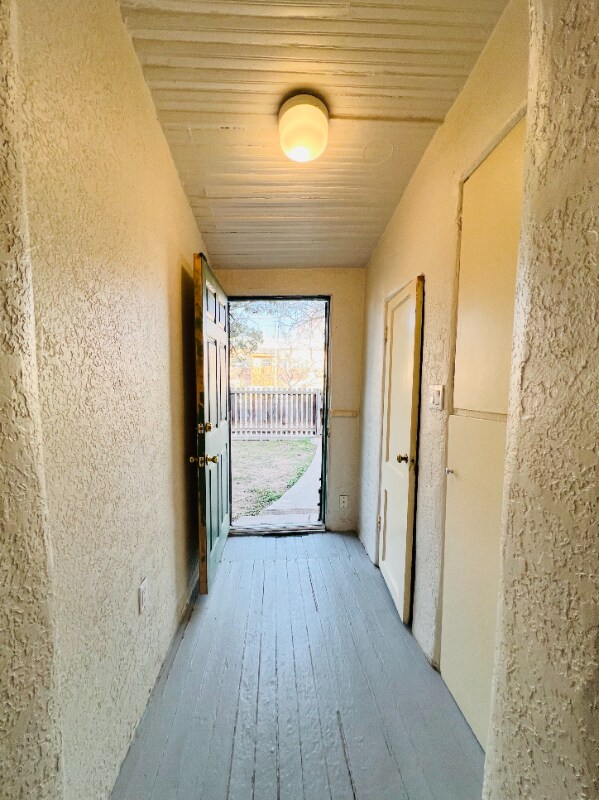 Building Photo - 707 12th St SW