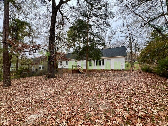 Building Photo - 237 Devonport Dr