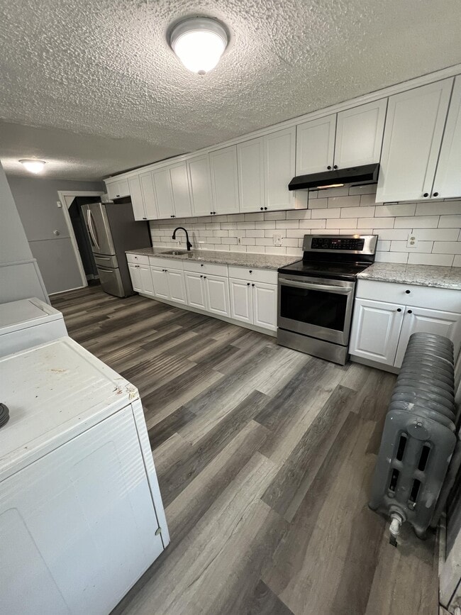 Building Photo - 85 Chestnut St