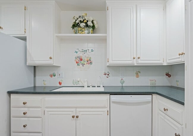 Building Photo - This is the kind of Montecito rental people quietly hope never hits the market.