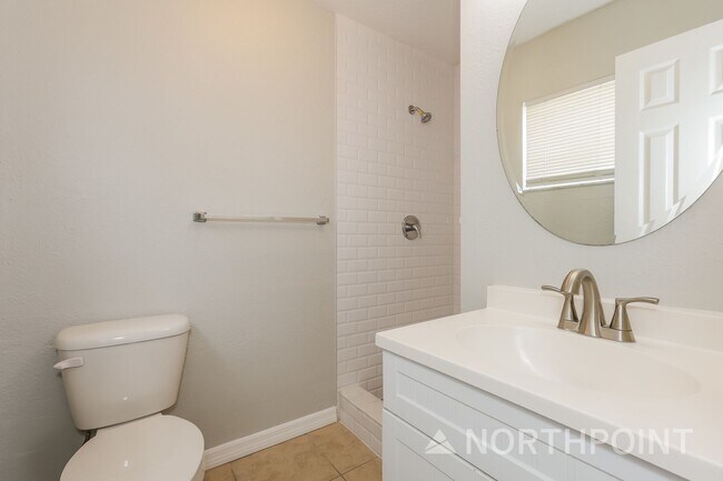Building Photo - 4 BR/2BA | Newly Renovated Single Family Home |  Fenced backyard!