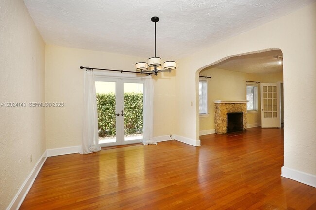 Building Photo - 712 Navarre Ave