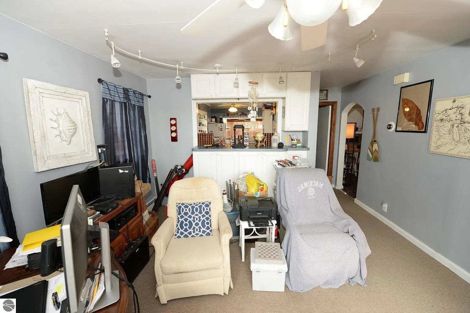 Building Photo - 5883 Lake Ln Dr