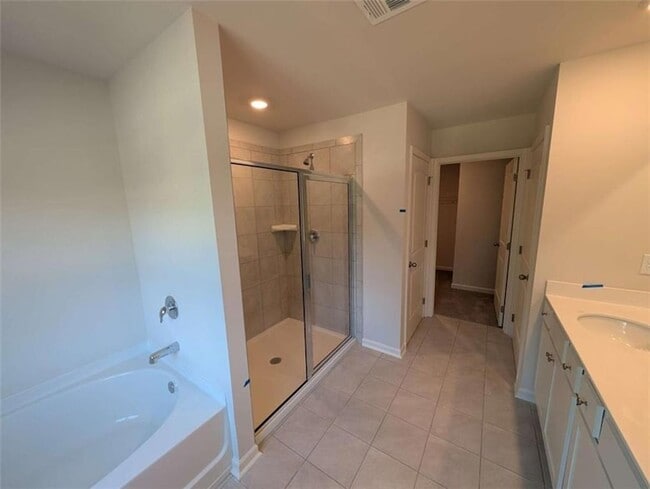 Building Photo - 2465 Poppy Ct