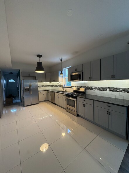 Building Photo - 1316 S Millard Ave