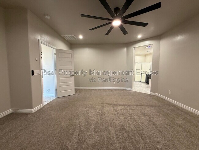 Building Photo - 5352 W Farmhand Dr