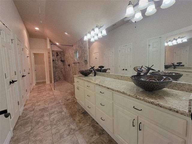 Building Photo - 9621 Monticello Dr