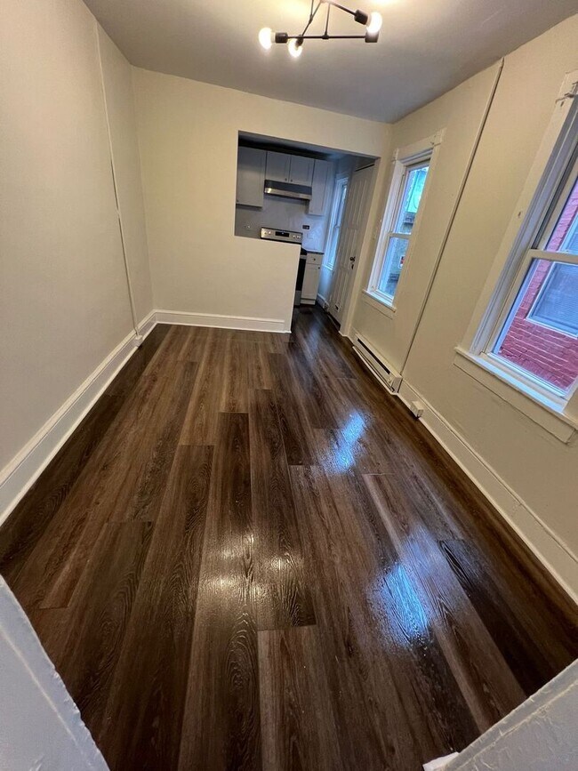 Building Photo - Cozy Five bedroom house...