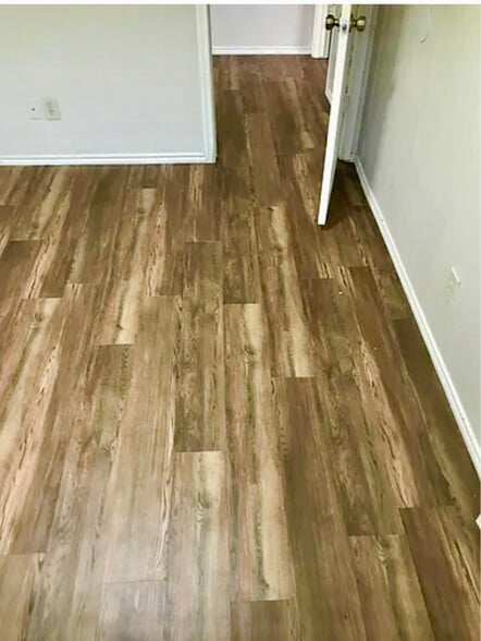 Building Photo - 5927 Encanto Point Dr