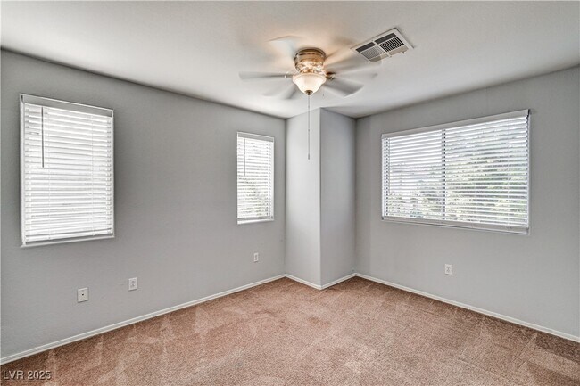 Building Photo - 10425 MIHELA Ave