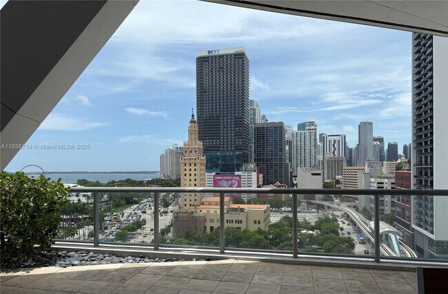 Building Photo - 888 Biscayne Blvd
