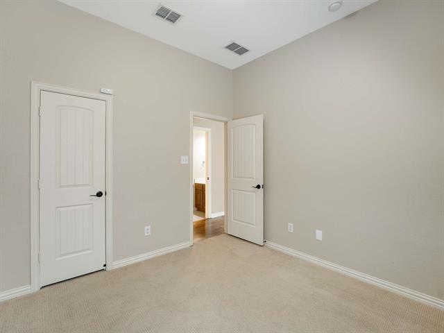 Building Photo - 4901 Newbridge Dr