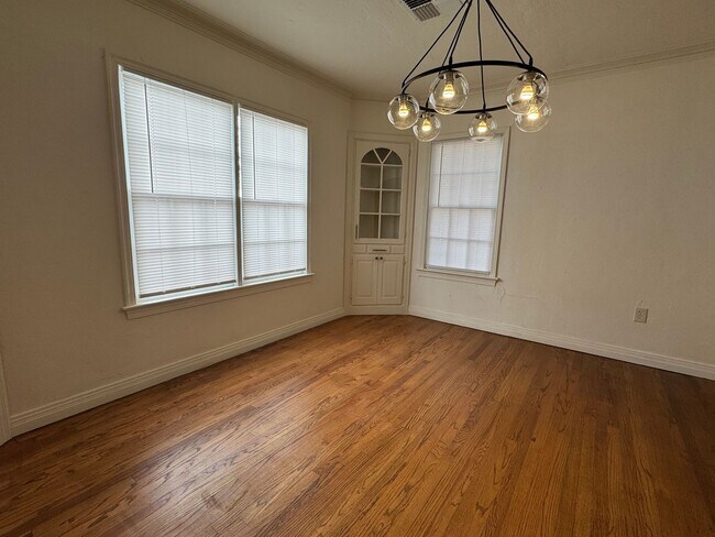 Building Photo - 506 NW Fort Sill Blvd