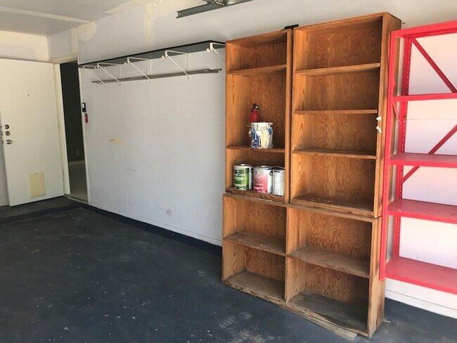 Building Photo - $500 OFF FIRST MONTH RENT IF MOVE IN BY 8/...