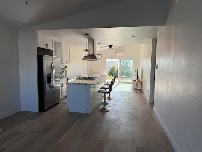 Building Photo - 664 Carefree Dr